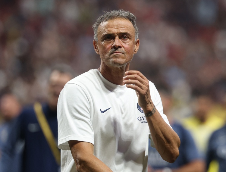 恩里克：我第一次看到连续扑出4个点球，很高兴巴黎继续赢得奖杯